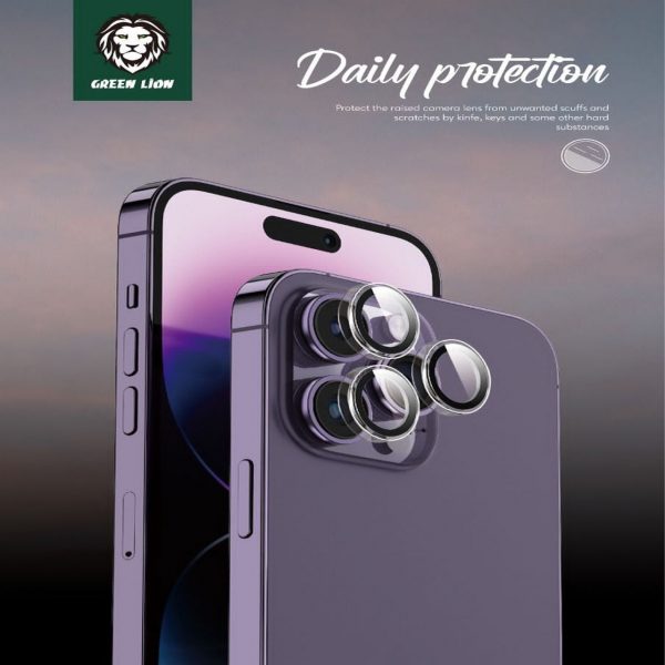 green lion camera lens clear