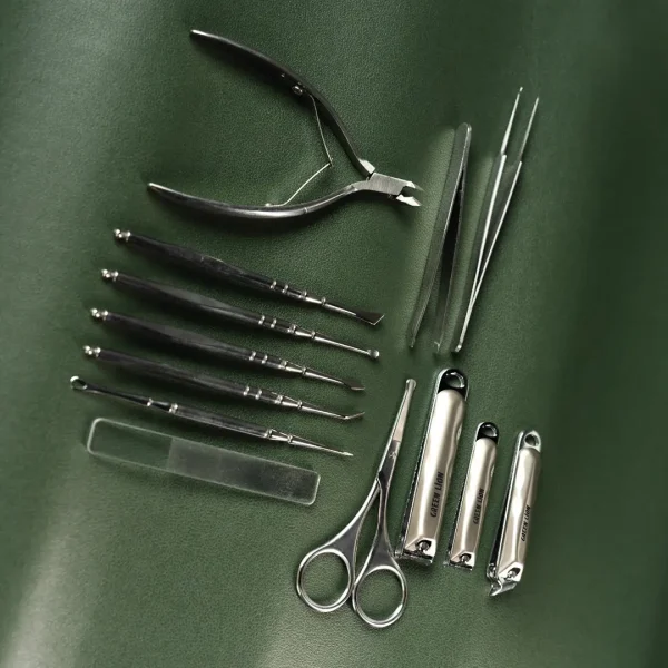 Green 13 in 1 Manicure Kit